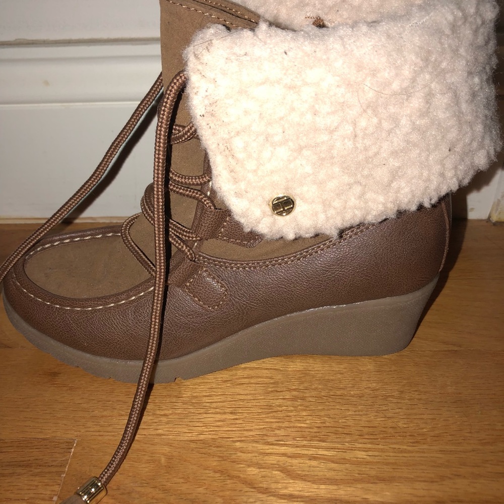 EXCELLENT CONDITION! Tommy Hilfiger Booties